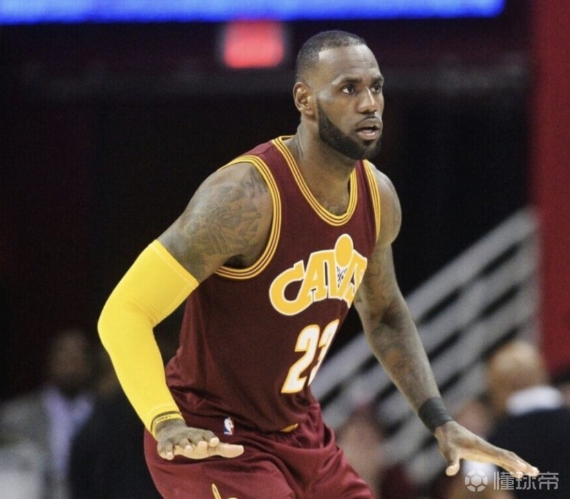 香伯特：若你没听詹姆斯的站位要求，他会乱传球让教练换下你