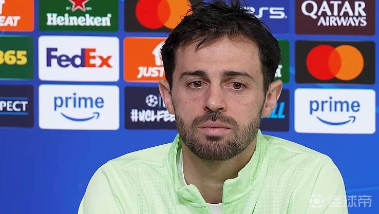 B席：多传中不够，后点有人才行，德布劳内传中时总有人在后点